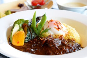 じびえ料理ラビット鹿カレー